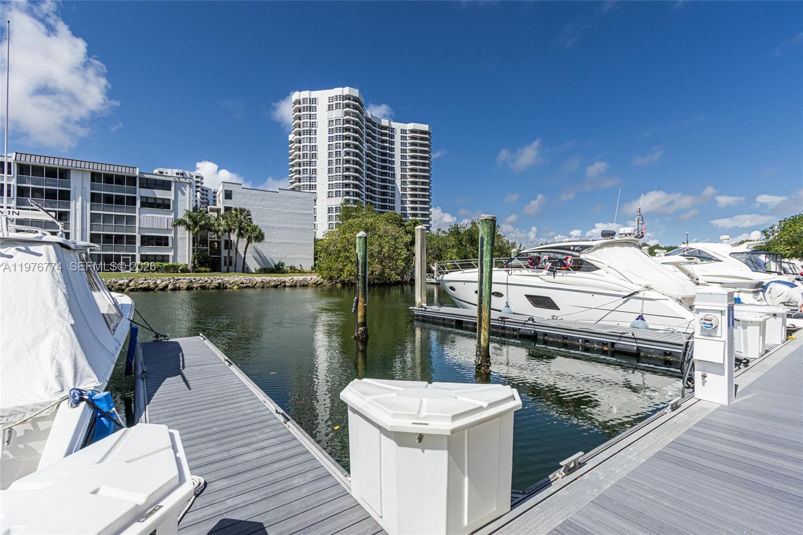   /   кв.футов $ 2026-03-04 0 Фото