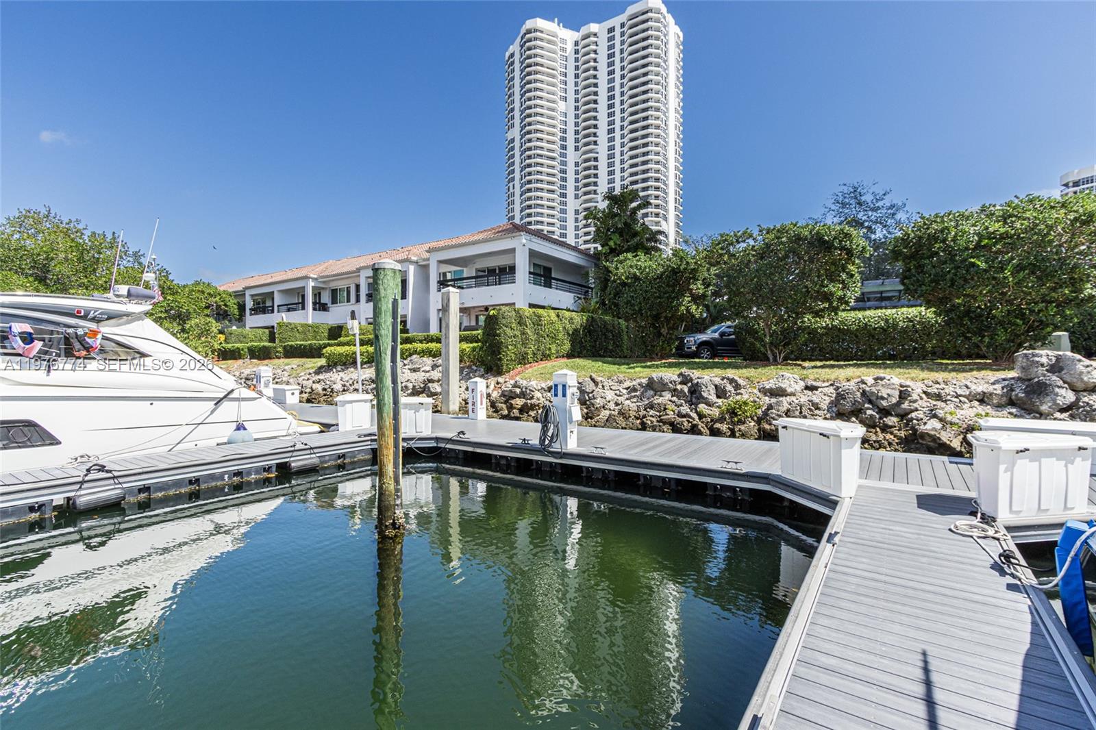   /   кв.футов $ 2026-03-04 0 Фото