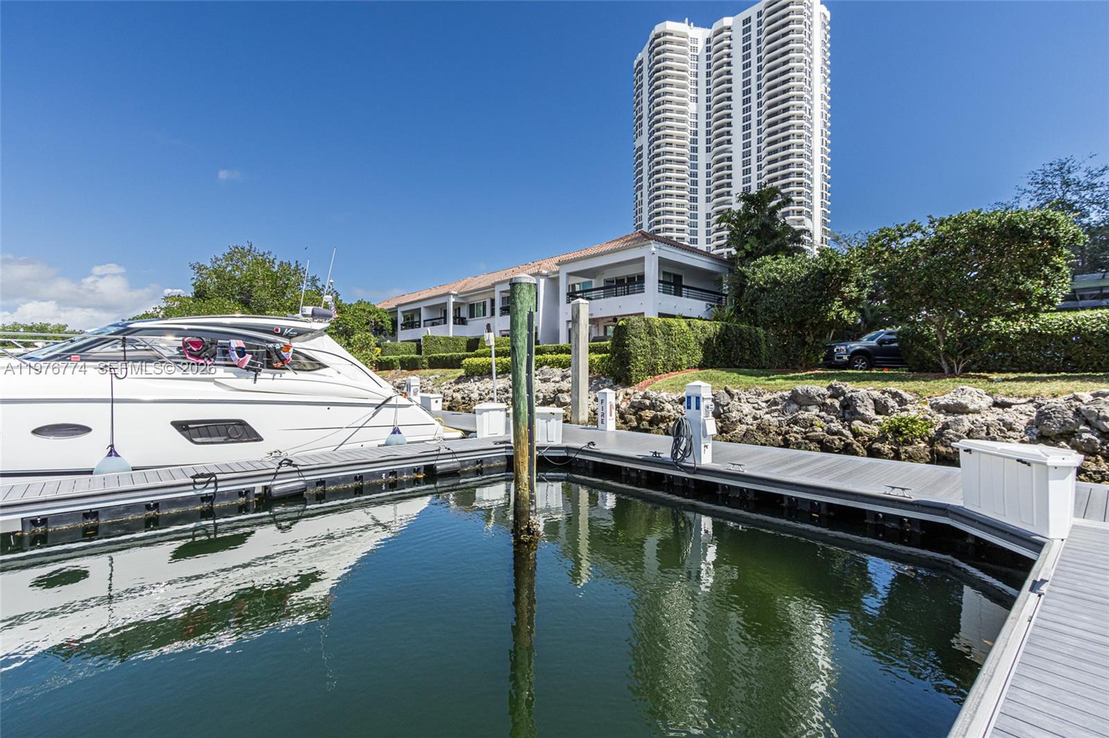   /   кв.футов $ 2026-03-04 0 Фото