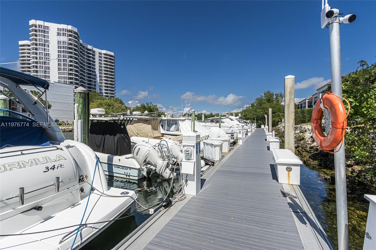   /   кв.футов $ 2026-03-04 0 Фото