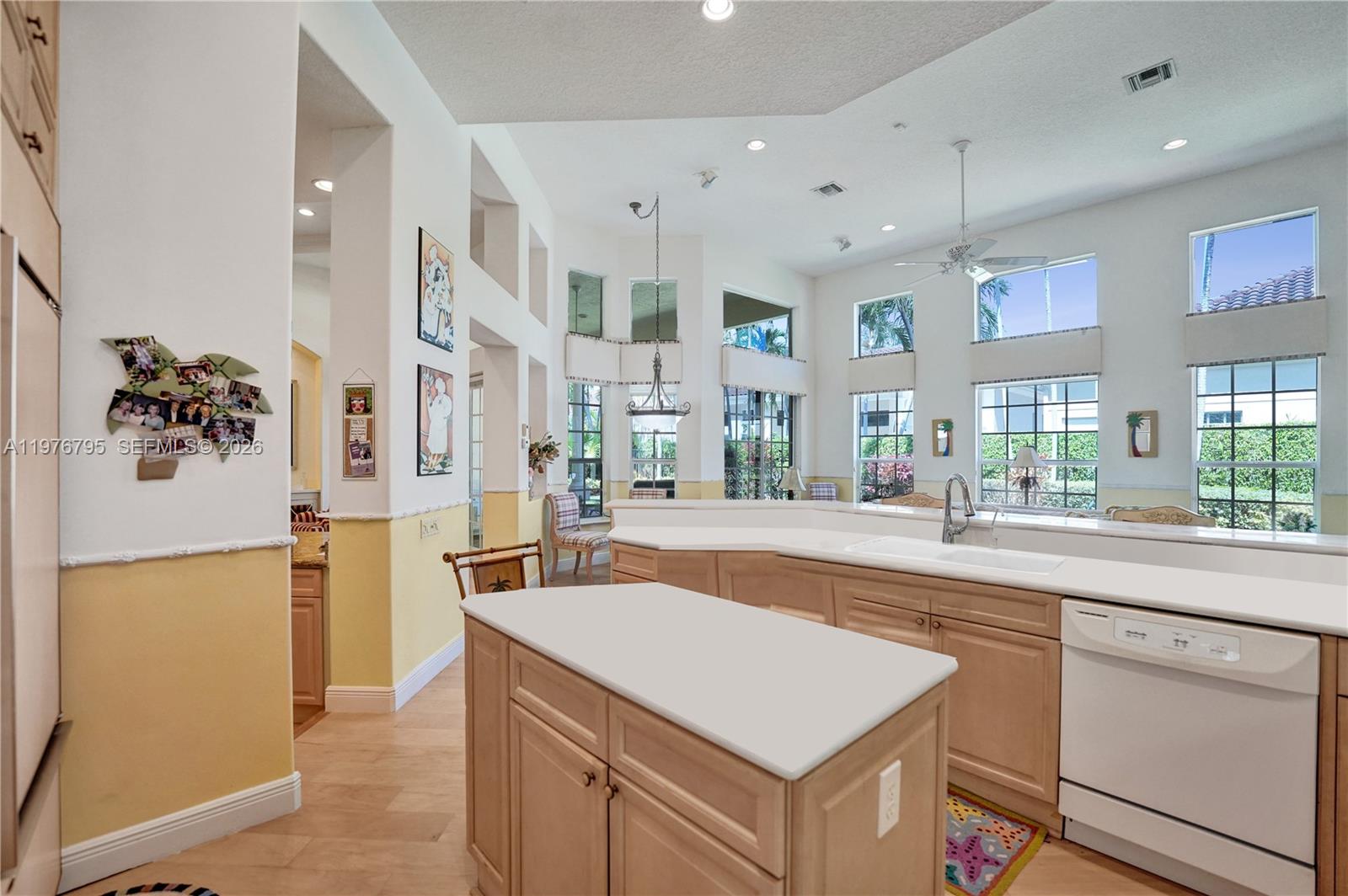 Photo of 901 Manatee Way  (901), Hollywood, Florida, 33019 - 