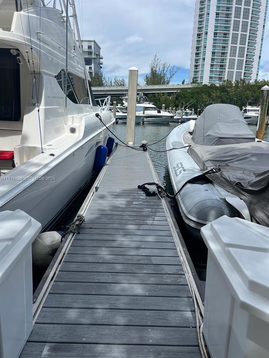   /   кв.футов $ 2026-03-04 0 Фото