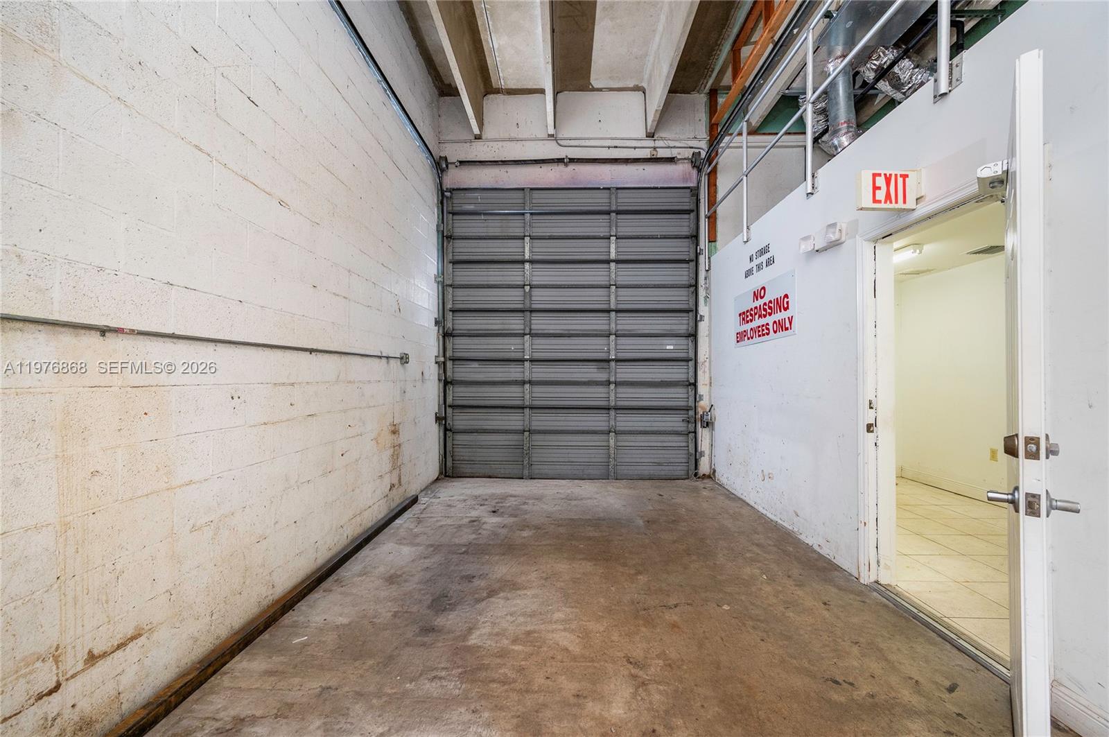 J  /   кв.футов $ 2026-03-04 0 Фото