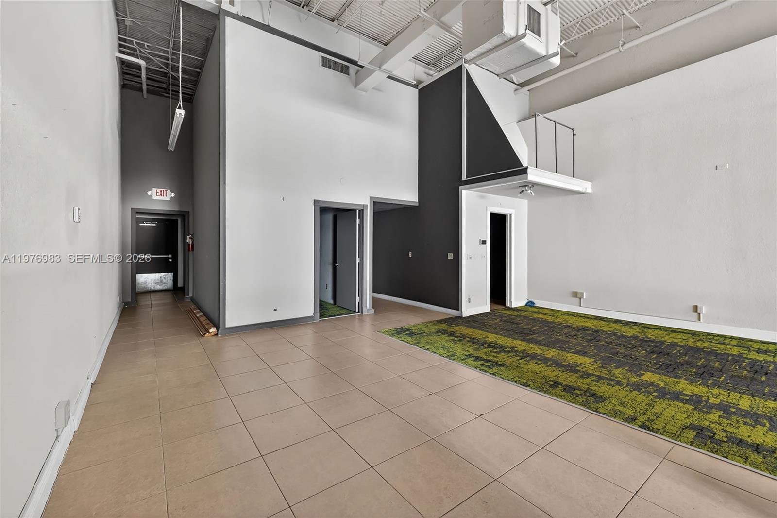 3330  /   sq. ft. $ 2026-03-05 0 foto