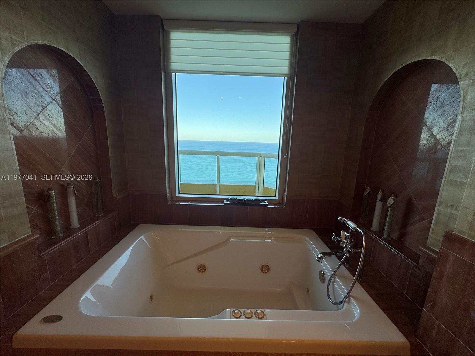 4306 3 / 4 2736 кв.футов $ 2026-03-05 0 Фото