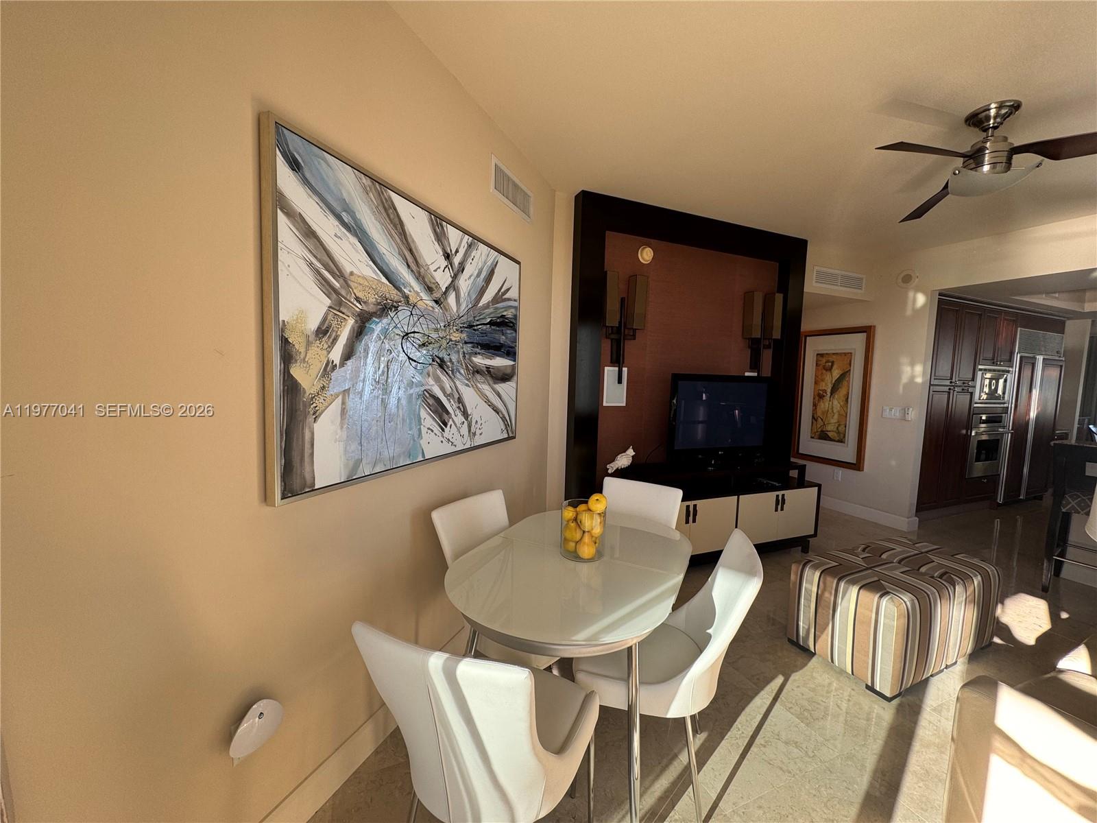 4306 3 / 4 2736 кв.футов $ 2026-03-05 0 Фото