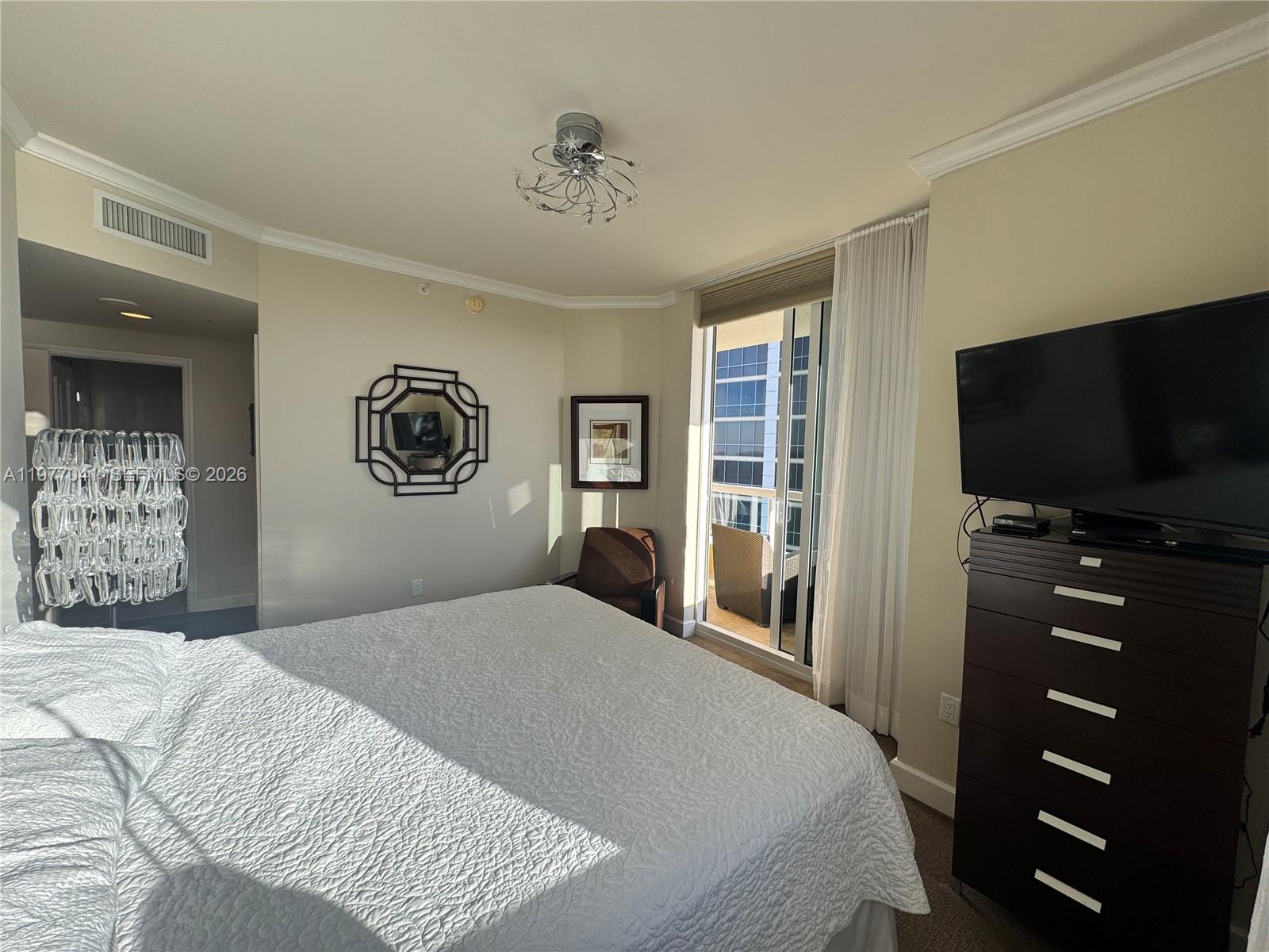 4306 3 / 4 2736 кв.футов $ 2026-03-05 0 Фото