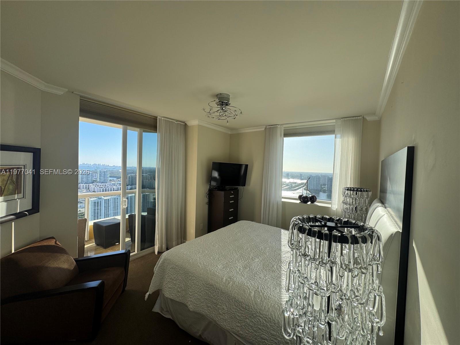 4306 3 / 4 2736 кв.футов $ 2026-03-05 0 Фото