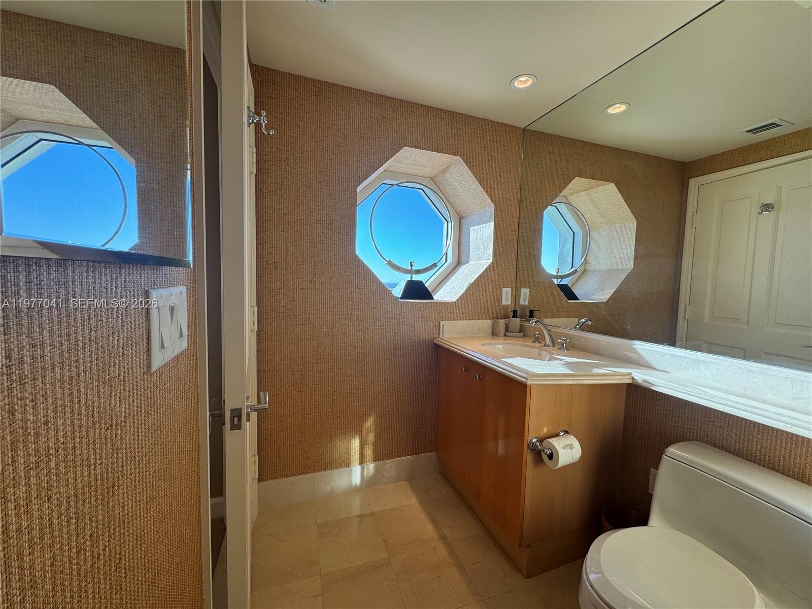 4306 3 / 4 2736 кв.футов $ 2026-03-05 0 Фото