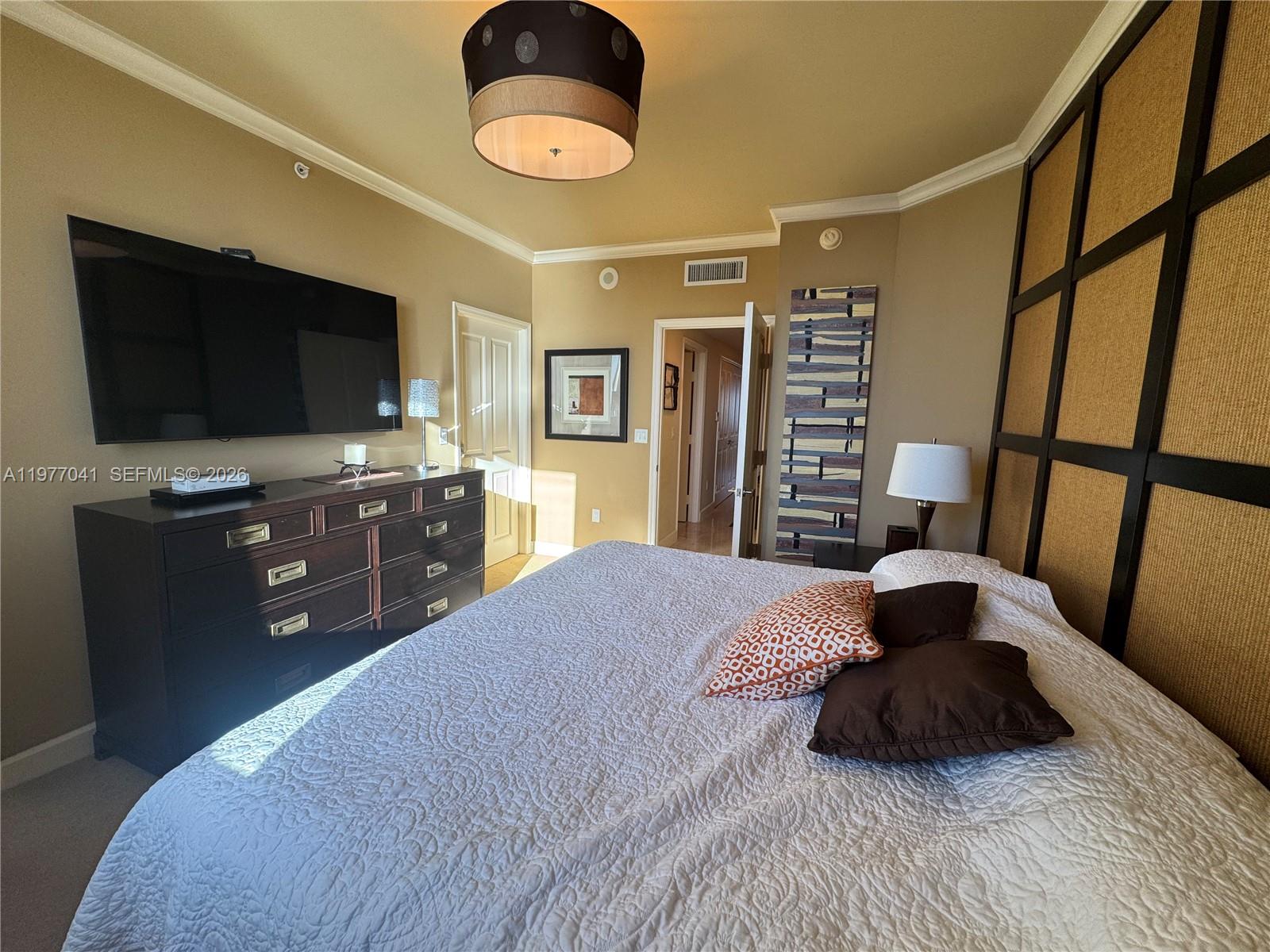 4306 3 / 4 2736 кв.футов $ 2026-03-05 0 Фото