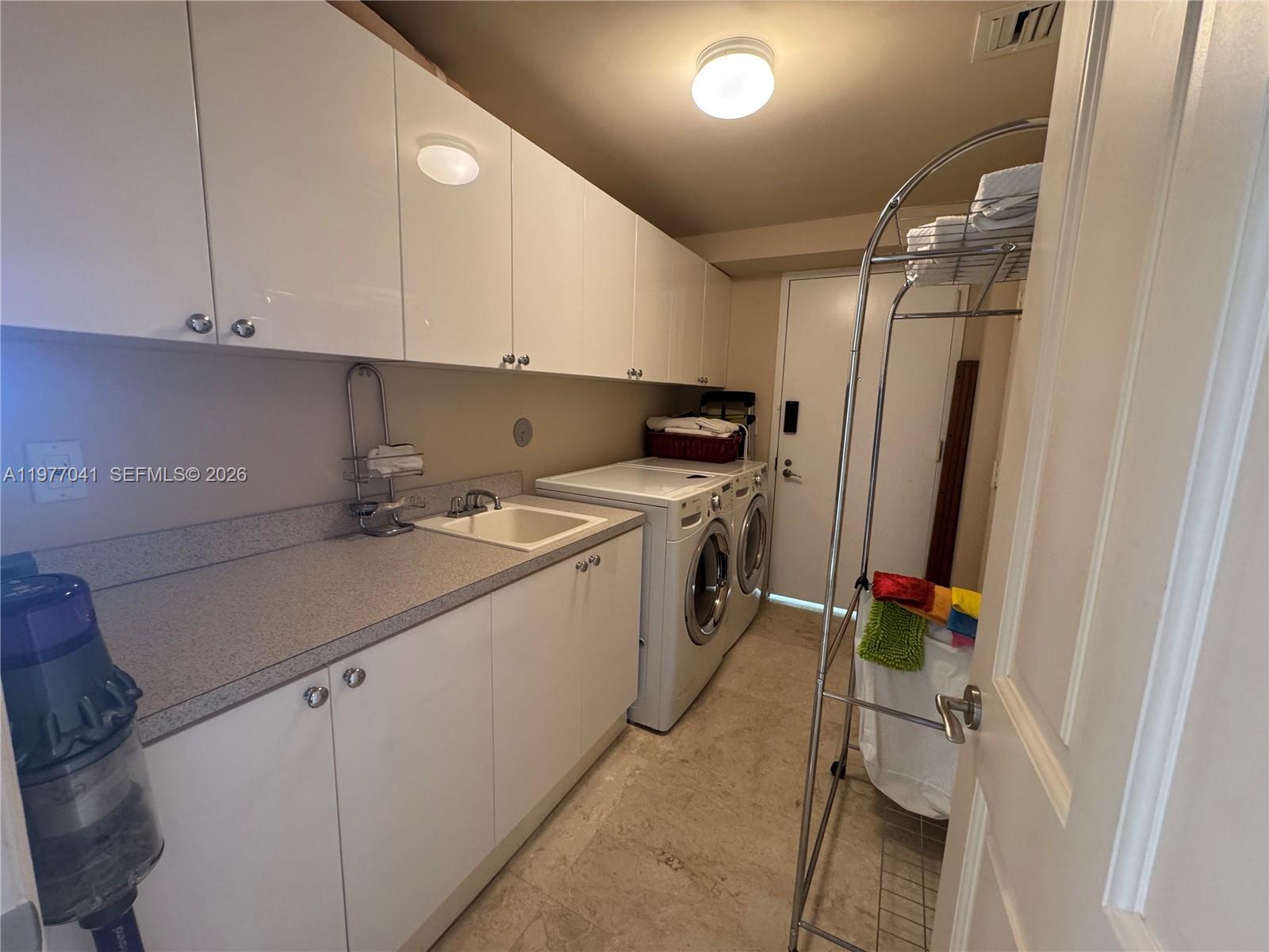 4306 3 / 4 2736 кв.футов $ 2026-03-05 0 Фото