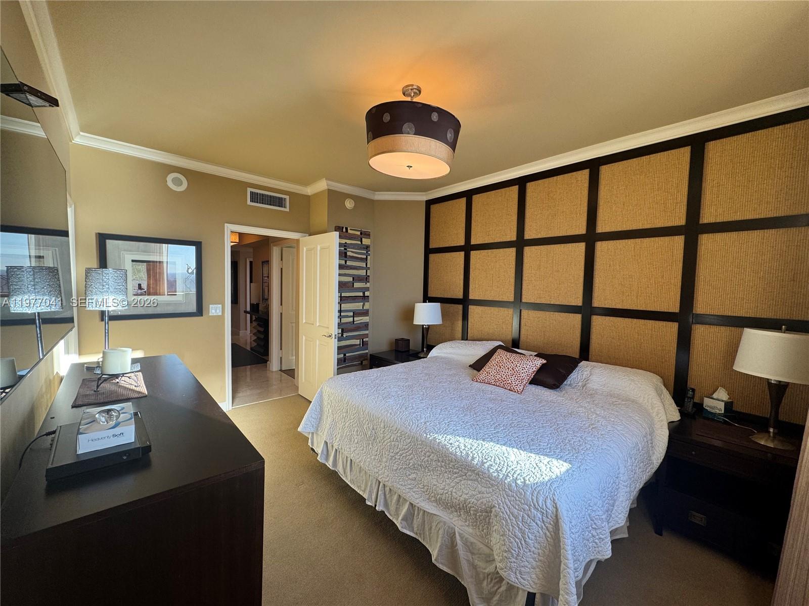 4306 3 / 4 2736 кв.футов $ 2026-03-05 0 Фото