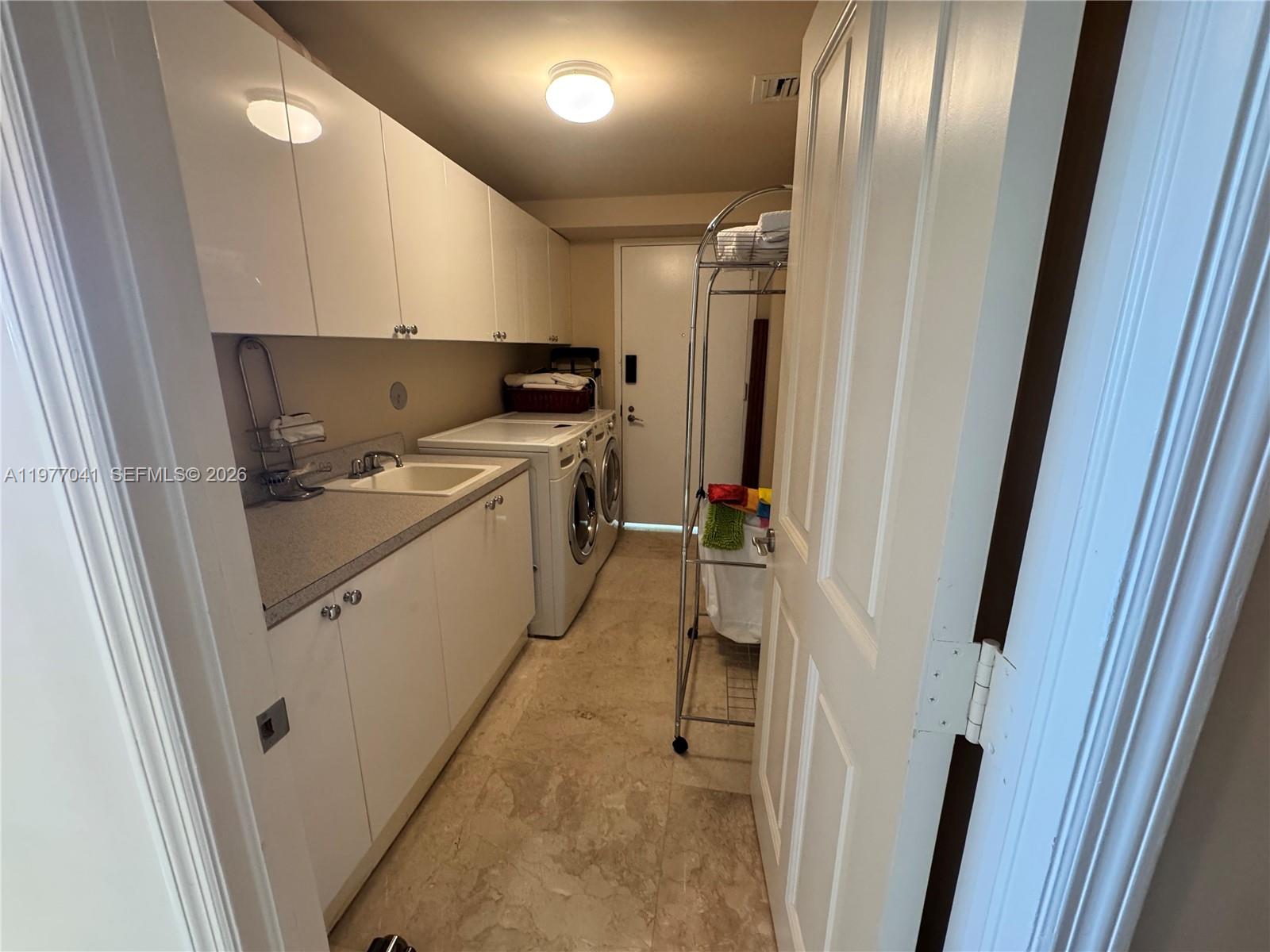 4306 3 / 4 2736 кв.футов $ 2026-03-05 0 Фото