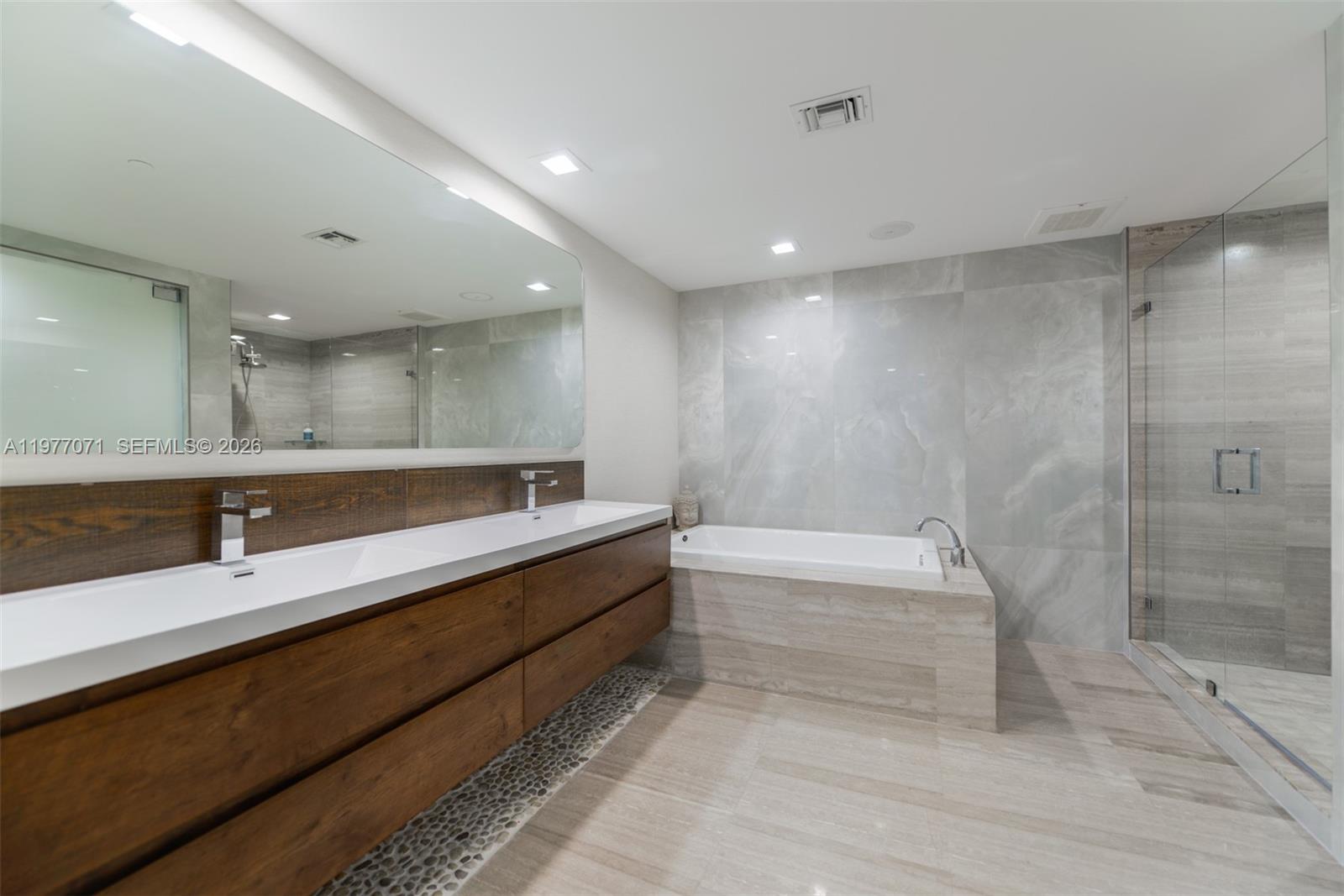 Photo of 3951 Ocean Dr  #402, Hollywood, Florida, 33019 - 