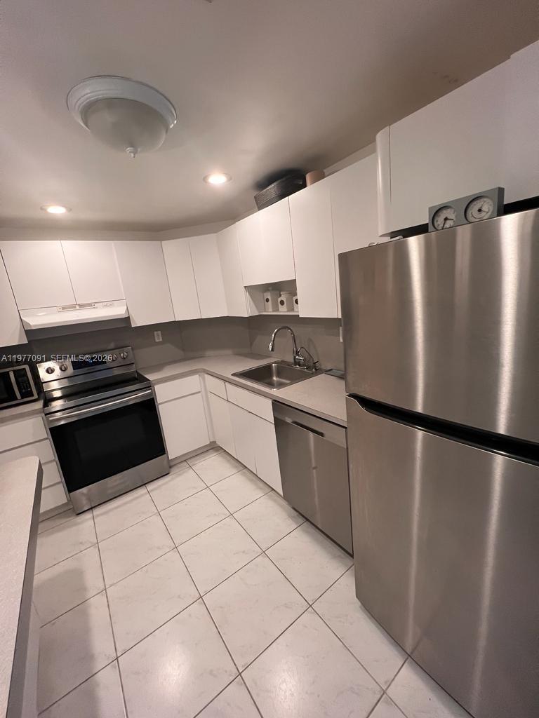 611 1 / 2 762 кв.футов $ 2026-03-05 0 Фото