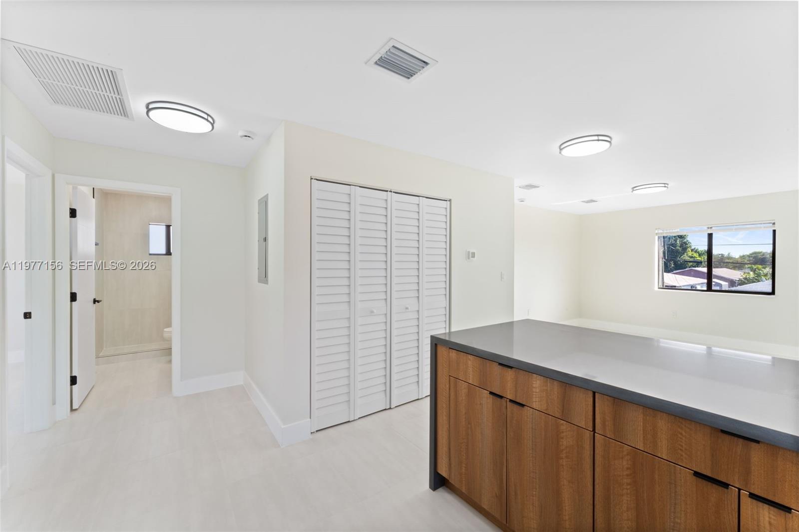   /  0 sq. ft. $ 2026-03-05 0 foto