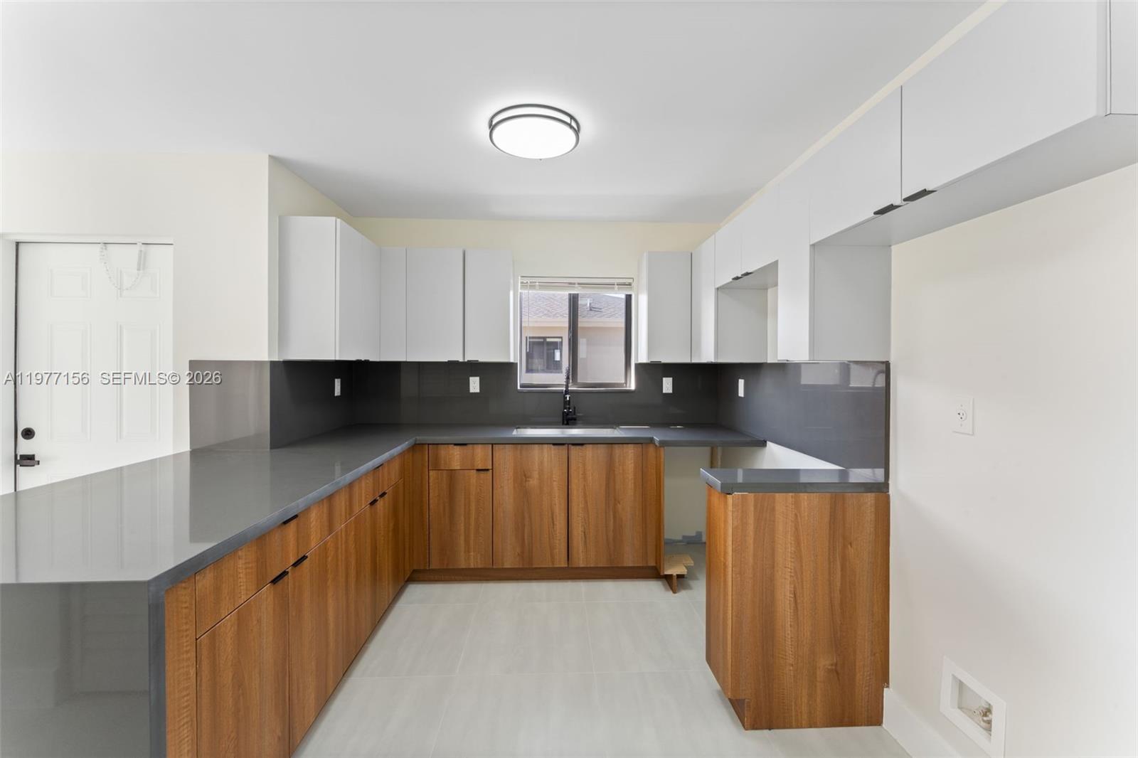   /  0 sq. ft. $ 2026-03-05 0 foto