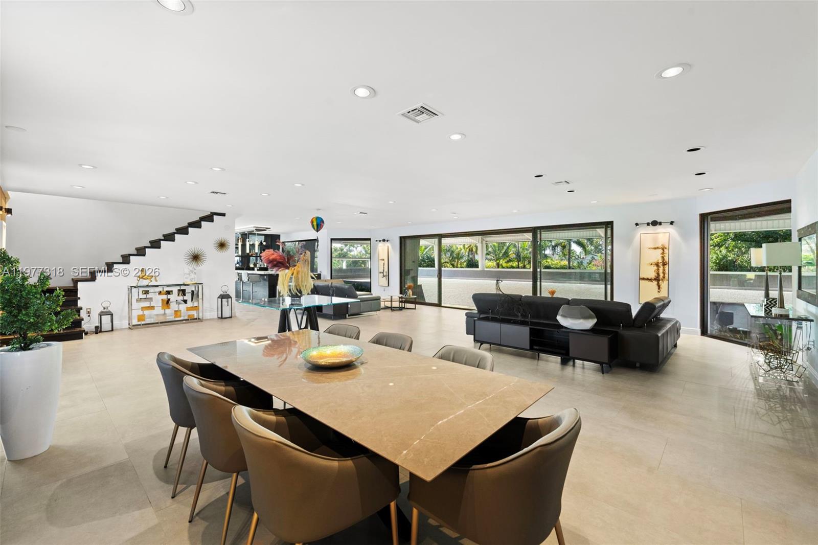   /   кв.футов $ 2026-03-05 0 Фото