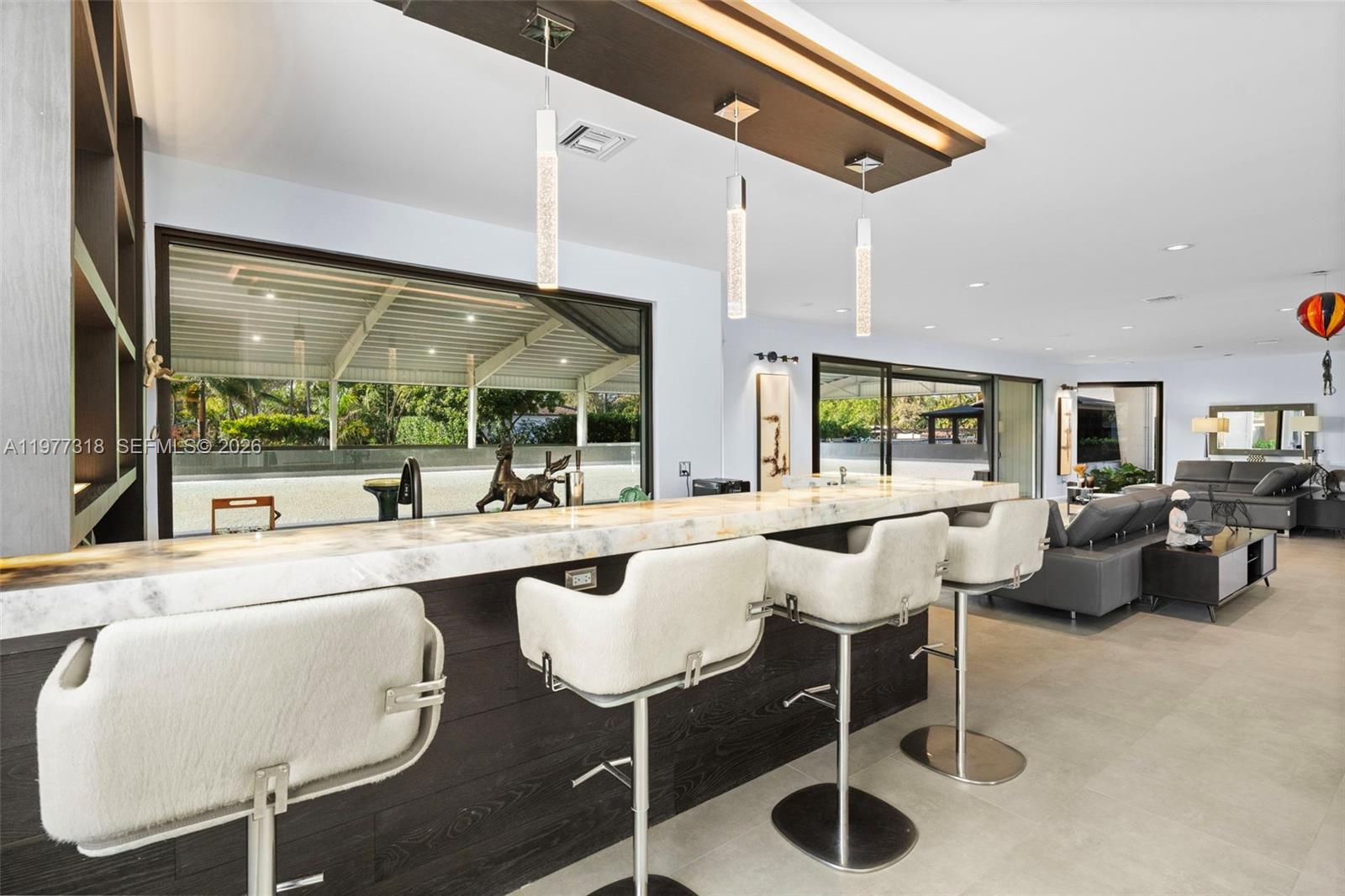   /   кв.футов $ 2026-03-05 0 Фото