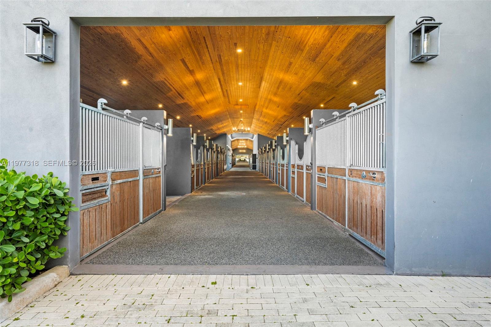   /   кв.футов $ 2026-03-05 0 Фото