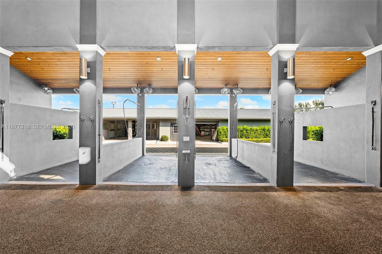   /   кв.футов $ 2026-03-05 0 Фото