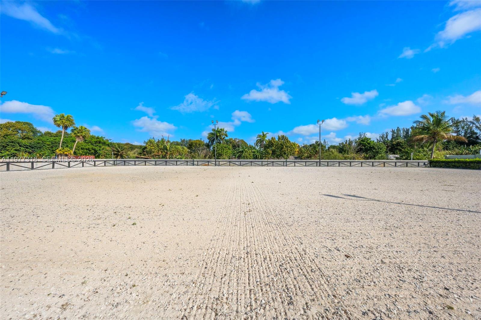   /   кв.футов $ 2026-03-05 0 Фото