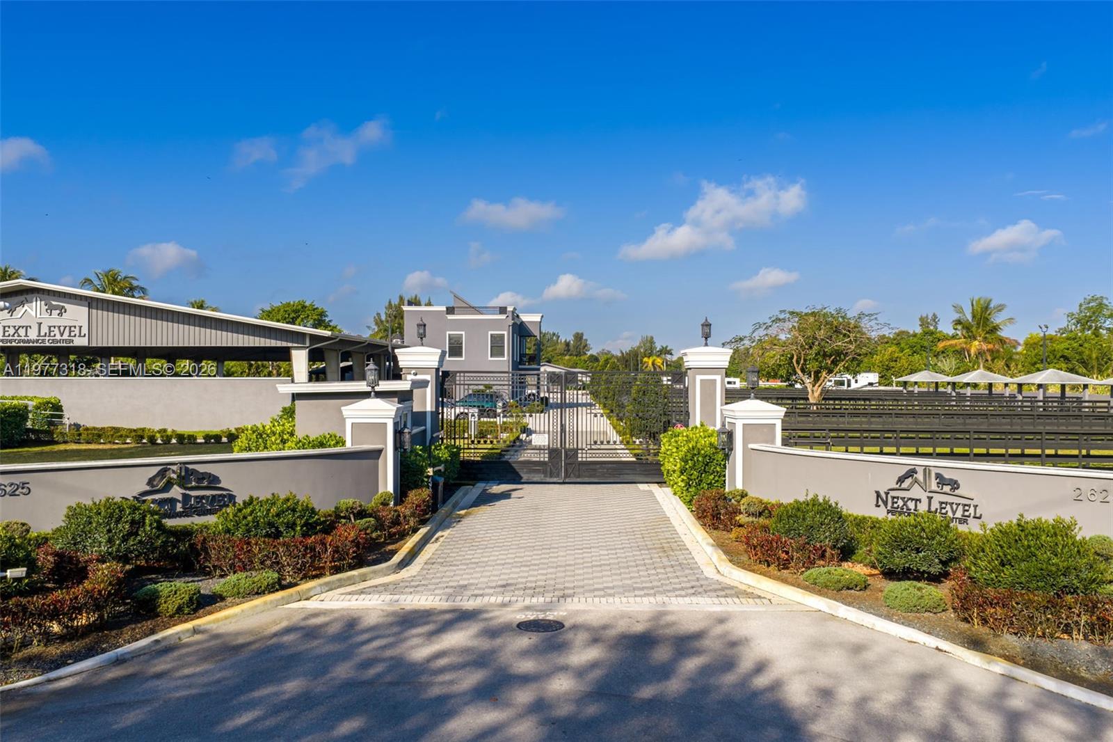   /   кв.футов $ 2026-03-05 0 Фото