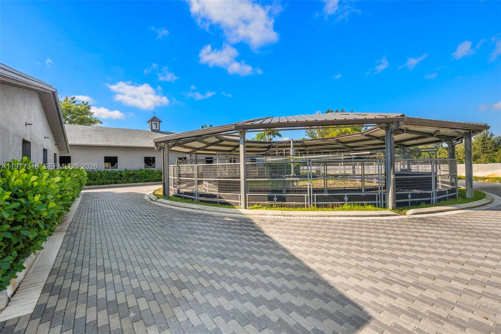   /   кв.футов $ 2026-03-05 0 Фото