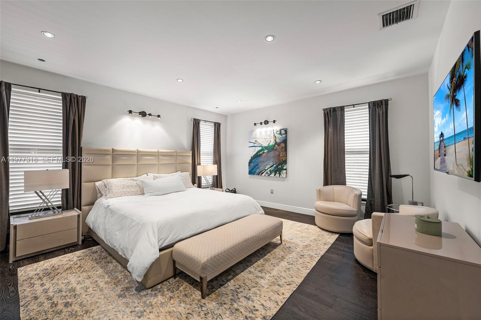   /   кв.футов $ 2026-03-05 0 Фото