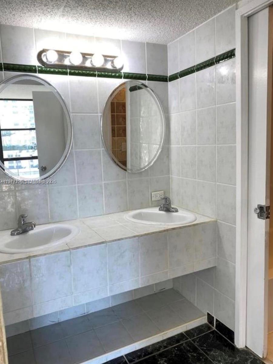 Photo of 16909 Bay Rd  #915, Sunny Isles Beach, Florida, 33160 - 