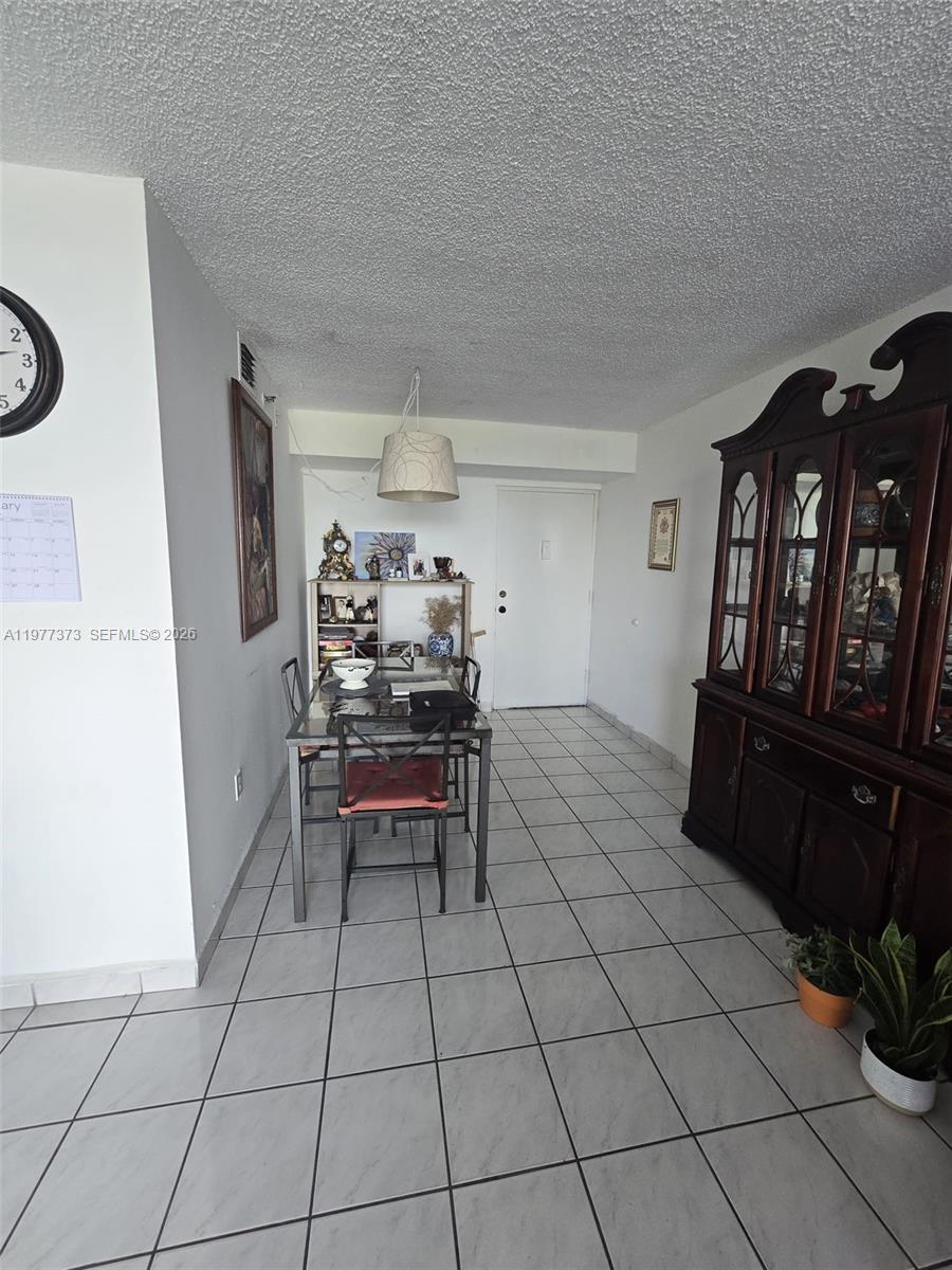 111  /   sq. ft. $ 2026-03-05 0 foto