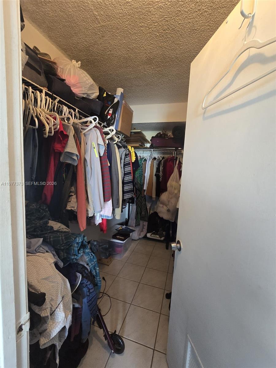 111  /   sq. ft. $ 2026-03-05 0 foto