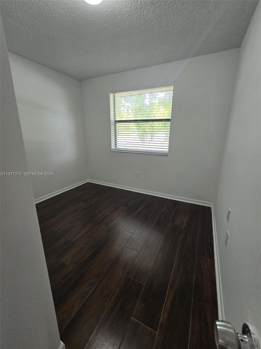 111  /   sq. ft. $ 2026-03-05 0 foto