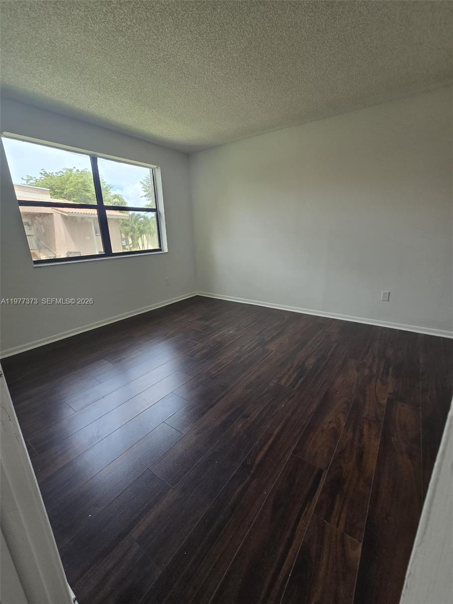 111  /   sq. ft. $ 2026-03-05 0 foto