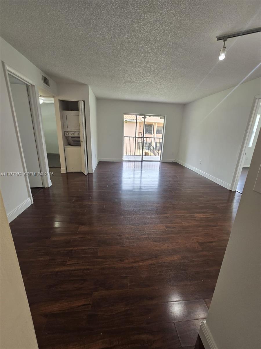 111  /   sq. ft. $ 2026-03-05 0 foto