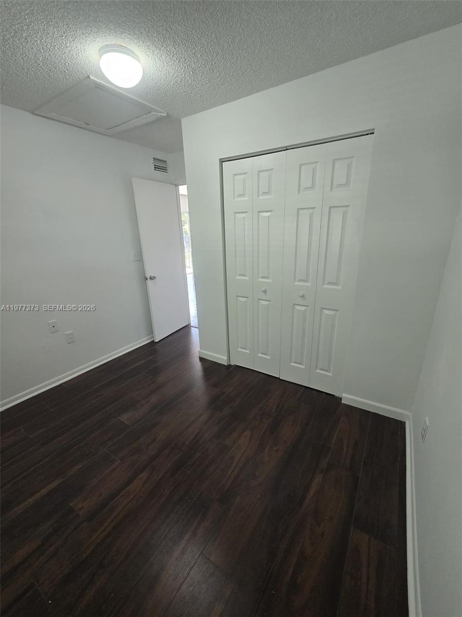 111  /   sq. ft. $ 2026-03-05 0 foto