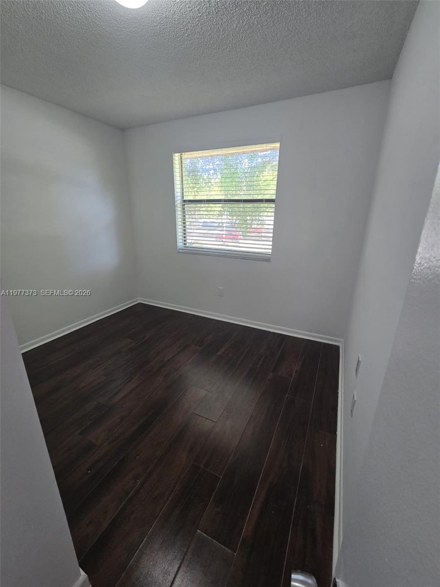 111  /   sq. ft. $ 2026-03-05 0 foto