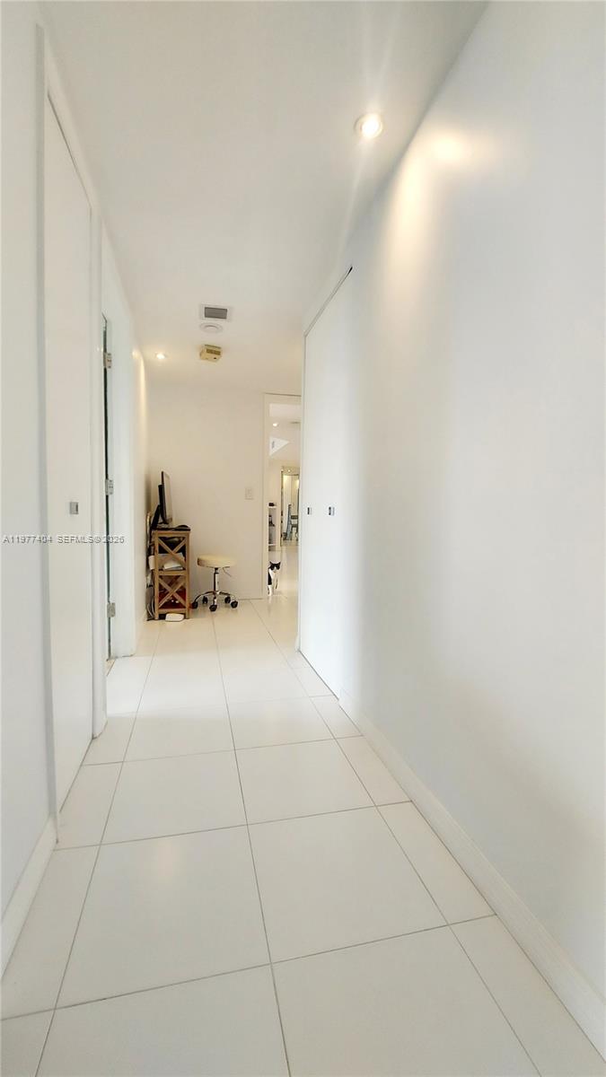 508 2 / 2 1230 sq. ft. $ 2026-05-18 0 Photo