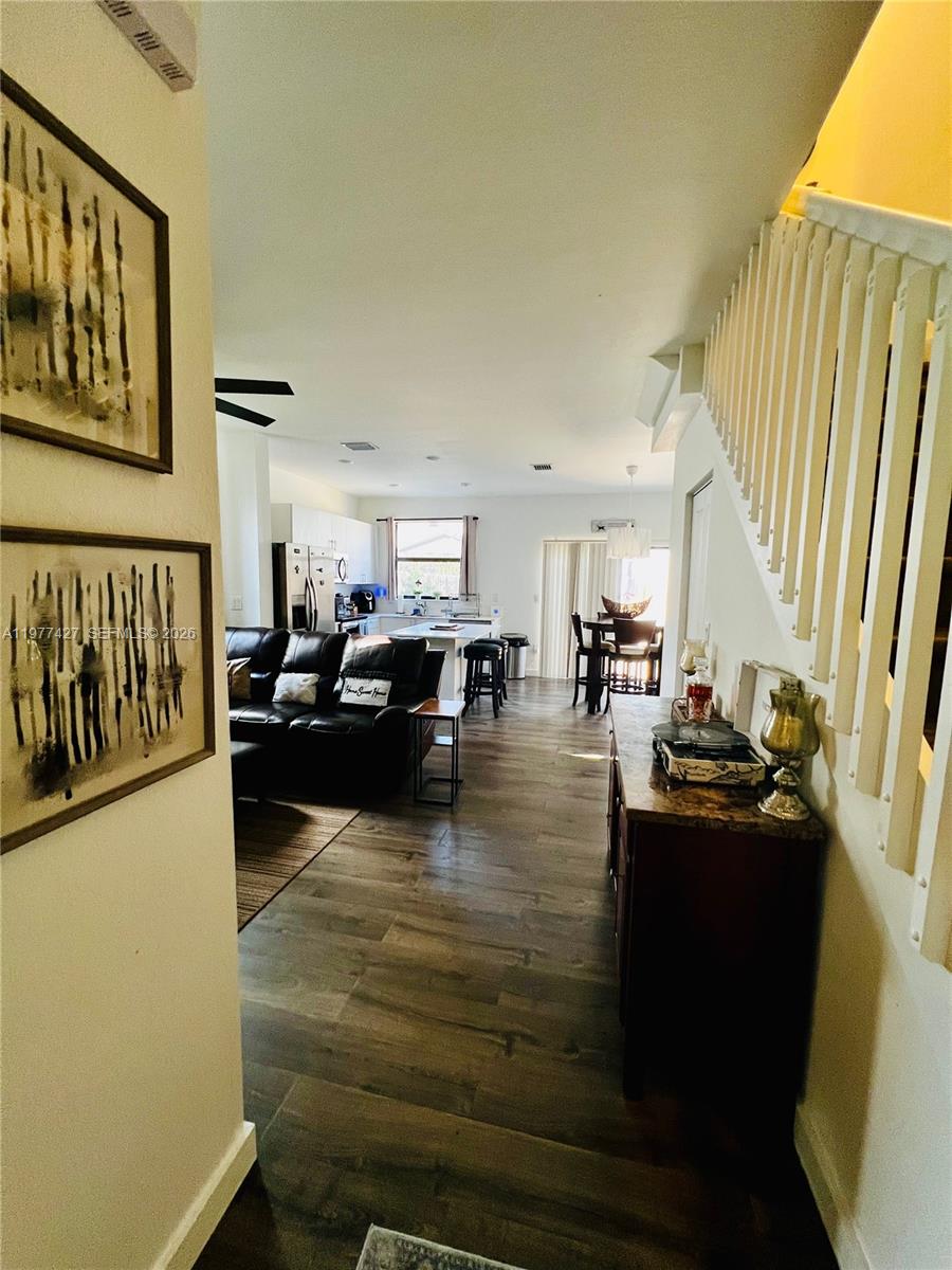 11715 3 / 3 1328 кв.футов $ 2026-03-05 0 Фото