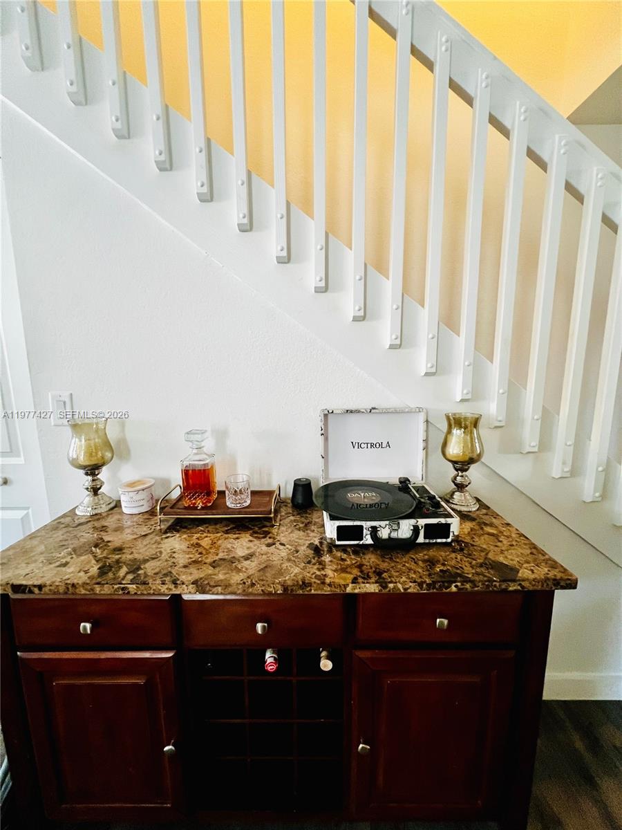 11715 3 / 3 1328 кв.футов $ 2026-03-05 0 Фото