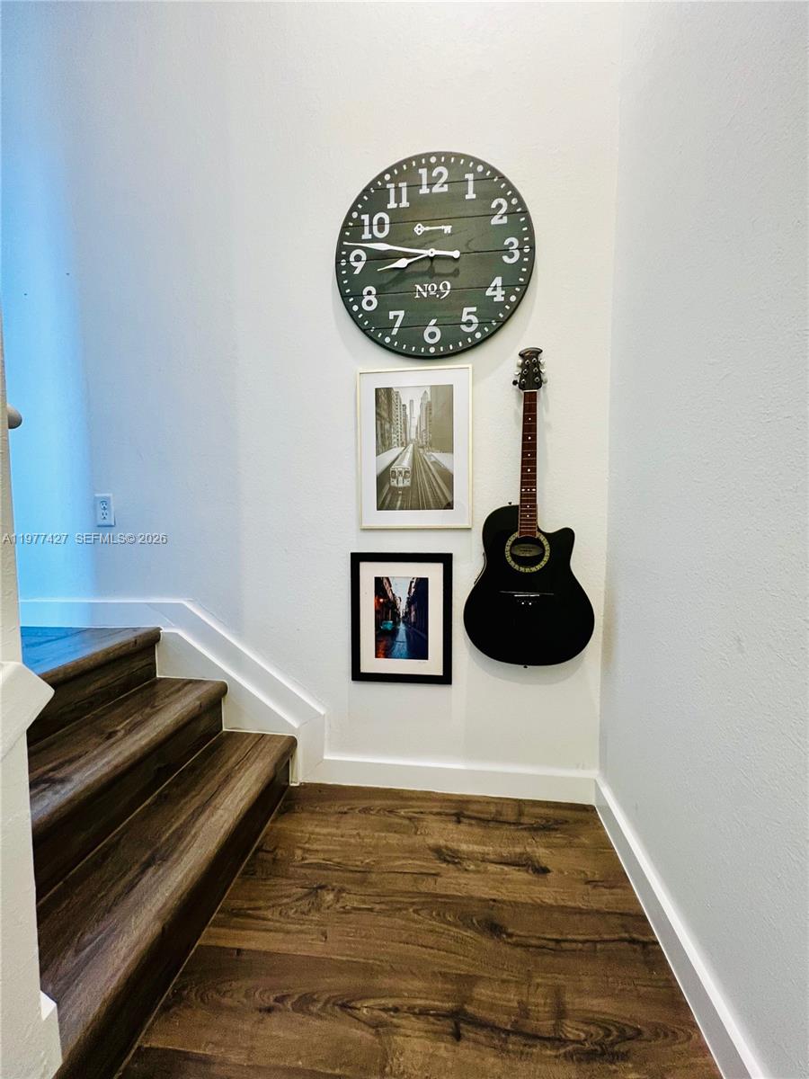 11715 3 / 3 1328 кв.футов $ 2026-03-05 0 Фото