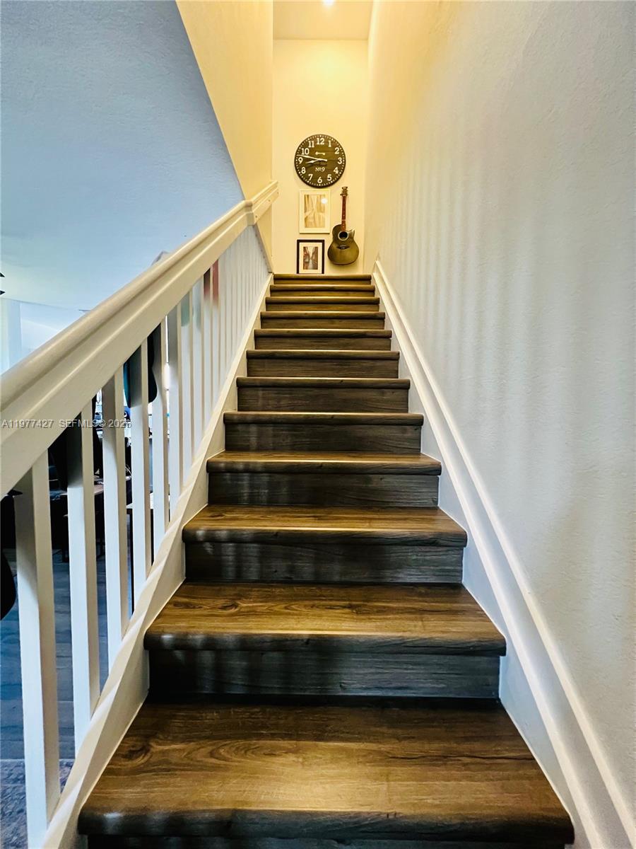 11715 3 / 3 1328 кв.футов $ 2026-03-05 0 Фото