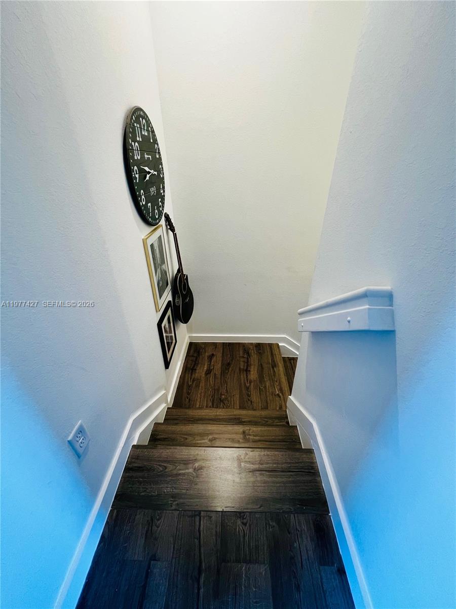 11715 3 / 3 1328 кв.футов $ 2026-03-05 0 Фото