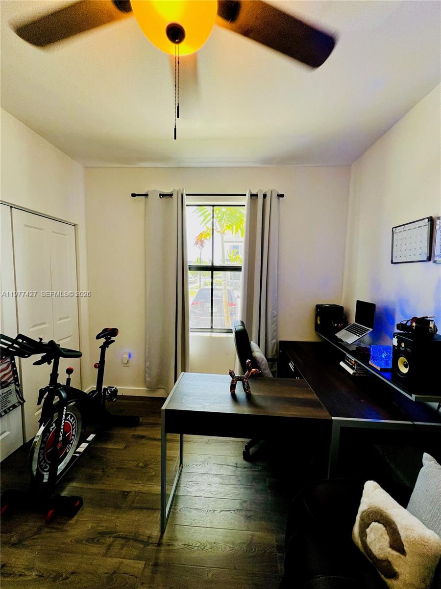 11715 3 / 3 1328 кв.футов $ 2026-03-05 0 Фото