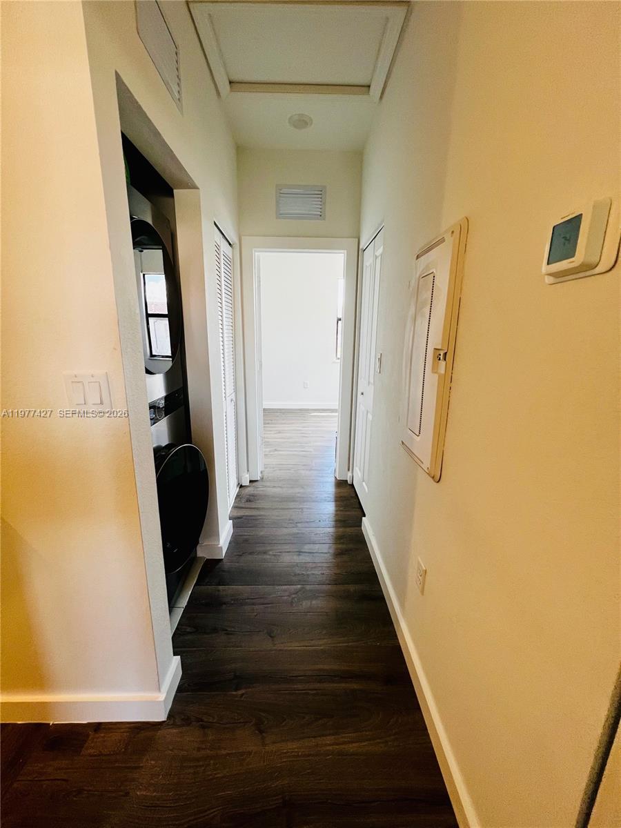 11715 3 / 3 1328 кв.футов $ 2026-03-05 0 Фото