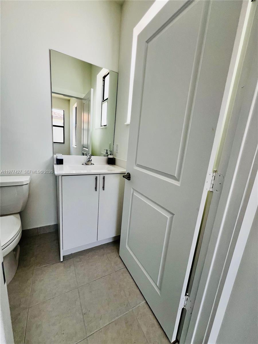 11715 3 / 3 1328 кв.футов $ 2026-03-05 0 Фото