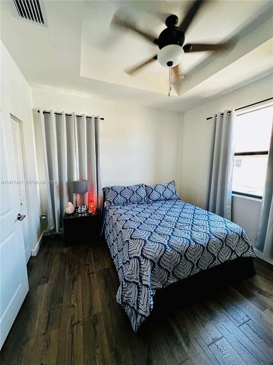 11715 3 / 3 1328 кв.футов $ 2026-03-05 0 Фото