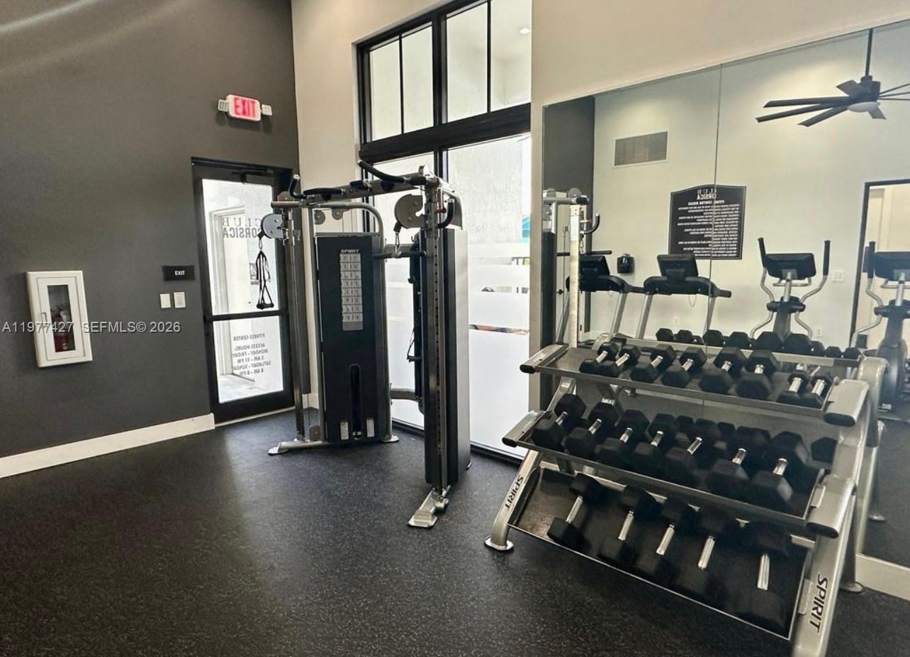 11715 3 / 3 1328 кв.футов $ 2026-03-05 0 Фото