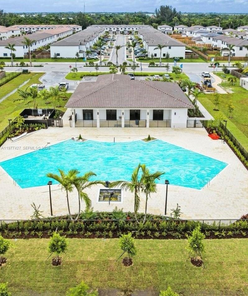 11715 3 / 3 1328 кв.футов $ 2026-03-05 0 Фото