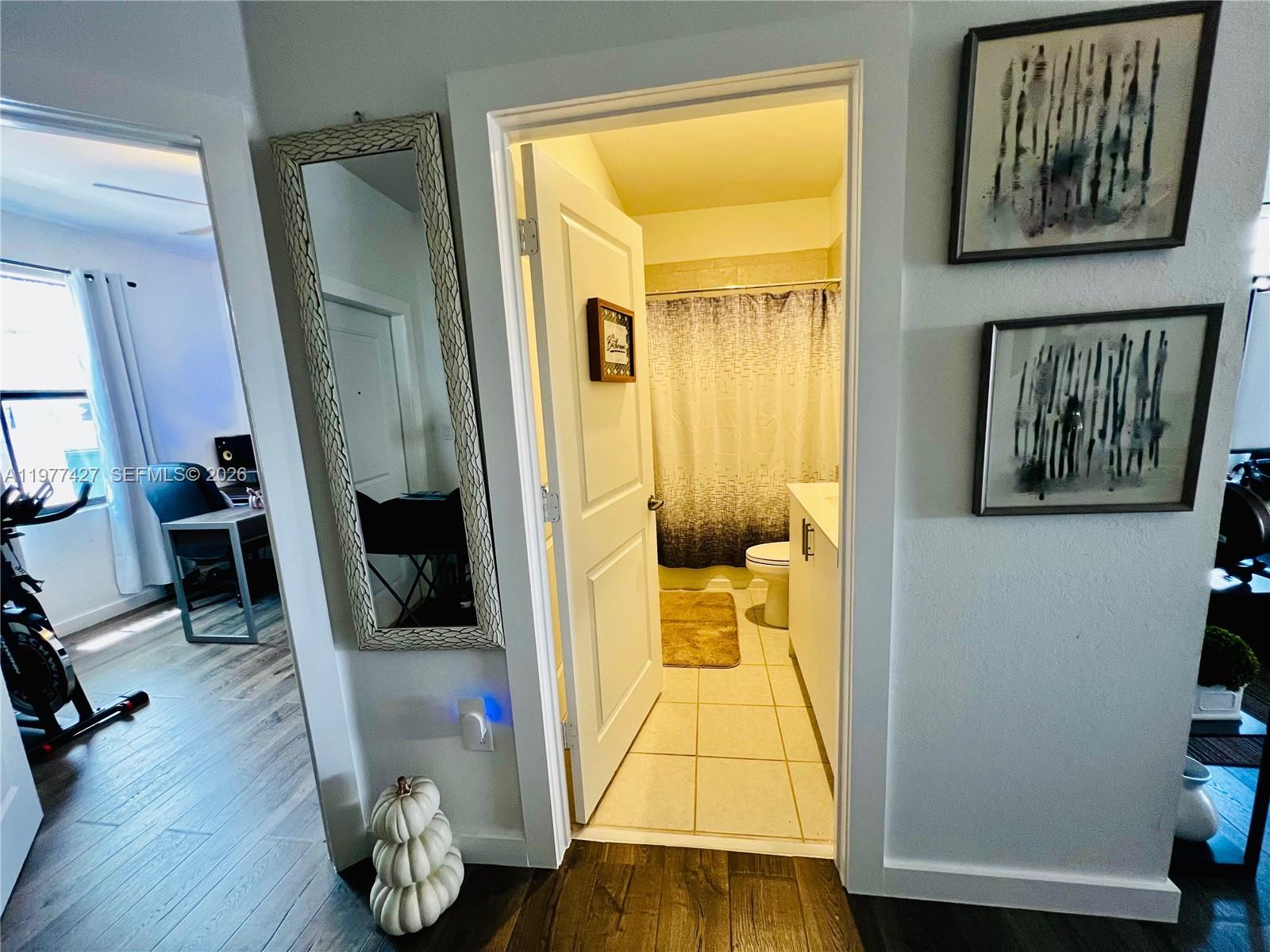 11715 3 / 3 1328 кв.футов $ 2026-03-05 0 Фото